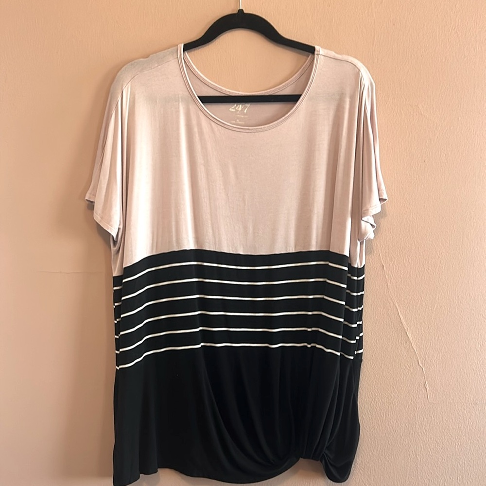 Women’s tshirt pink and black